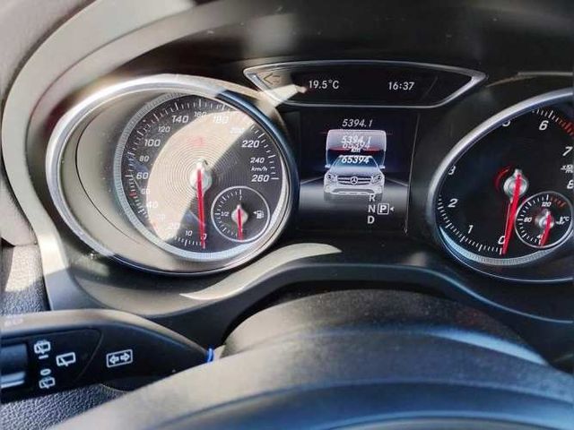 MERCEDES-BENZ GLA 200 2021