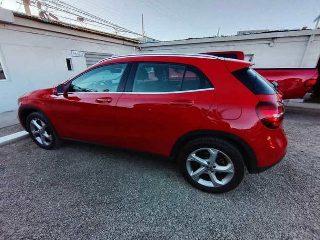 MERCEDES-BENZ GLA 200 2021