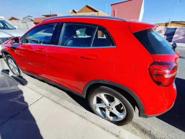 MERCEDES-BENZ GLA 200 2021