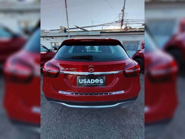 MERCEDES-BENZ GLA 200 2021