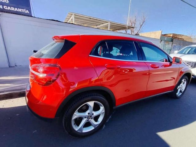 MERCEDES-BENZ GLA 200 2021