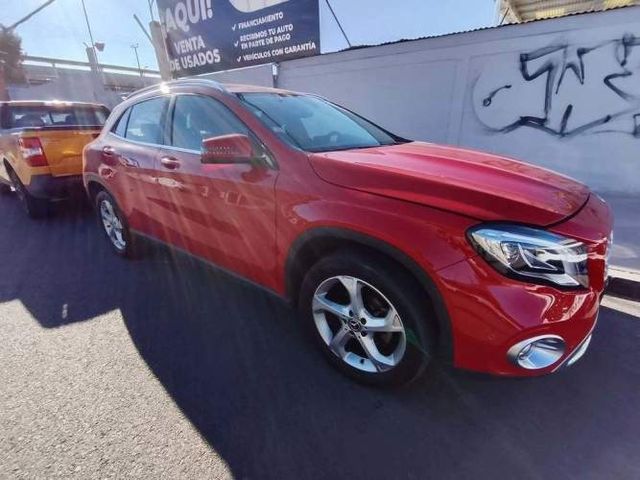 MERCEDES-BENZ GLA 200 2021