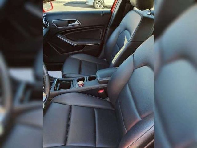 MERCEDES-BENZ GLA 200 2021