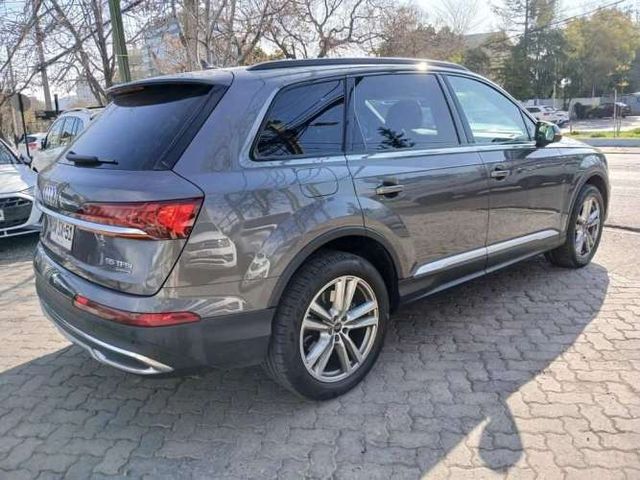 AUDI Q7 2023