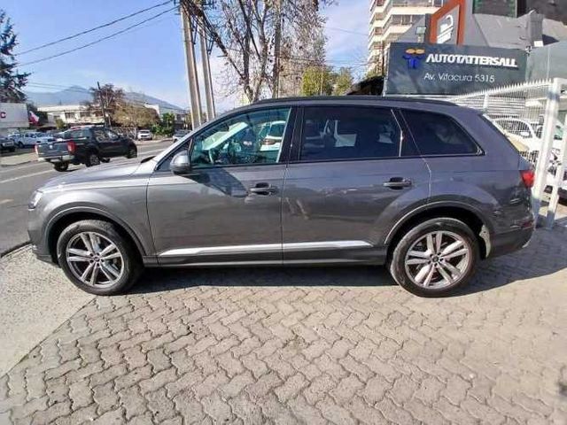 AUDI Q7 2023