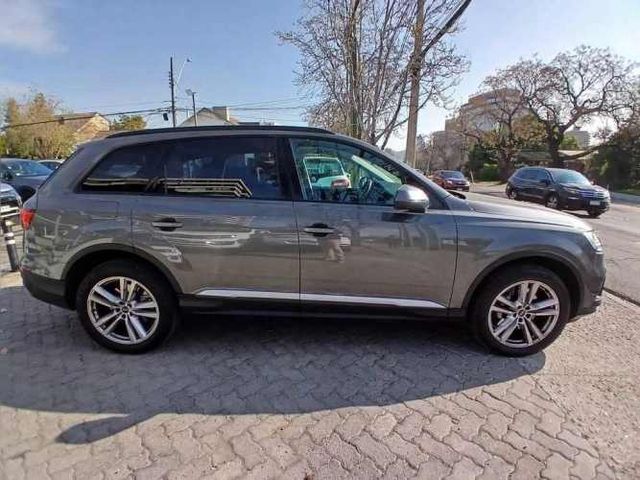 AUDI Q7 2023