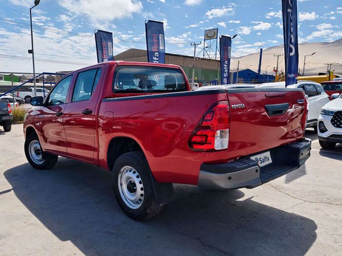 TOYOTA HILUX 2023