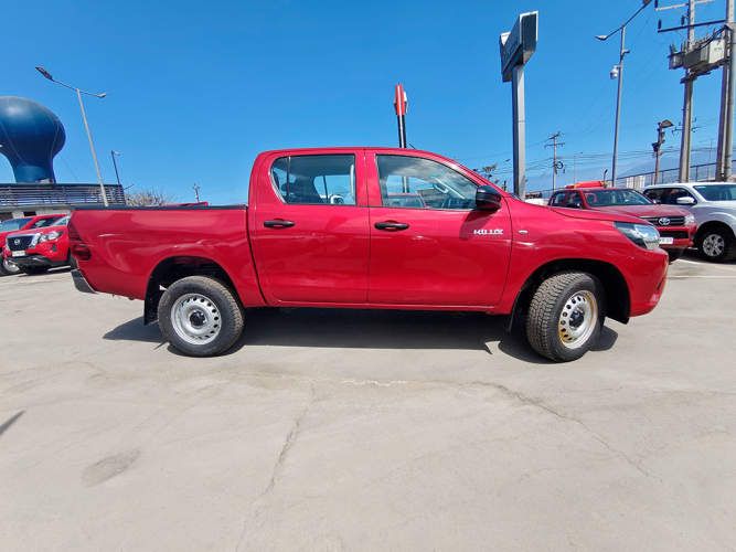 TOYOTA HILUX 2023
