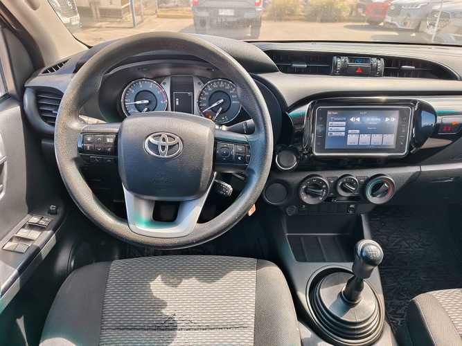 TOYOTA HILUX 2023