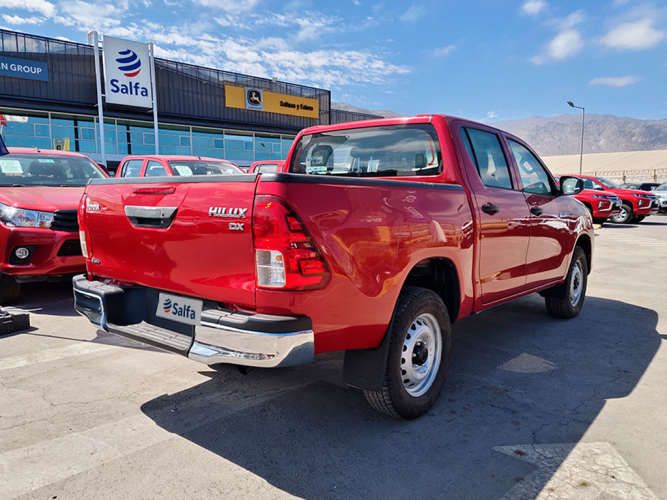 TOYOTA HILUX 2023