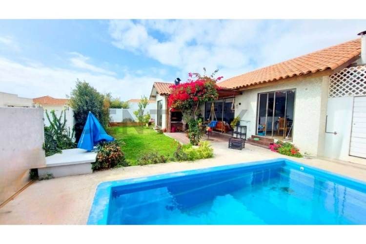 Se vende casa sector El Santuario de Peñuelas