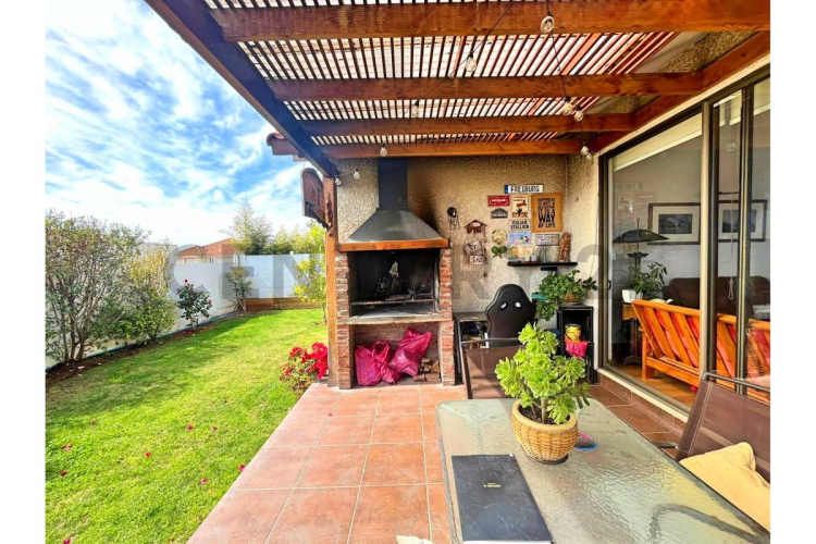 Se vende casa sector El Santuario de Peñuelas