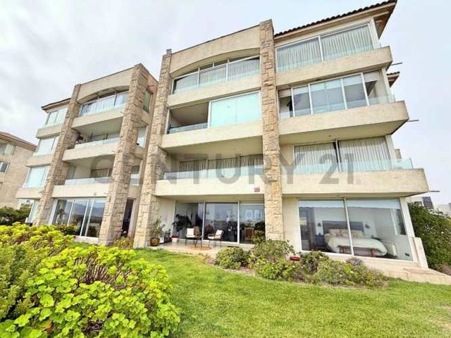 Se vende departamento en Serena Golf
