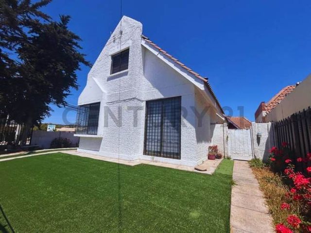 Se vende casa en Av. J.J. Perez, Peñuelas