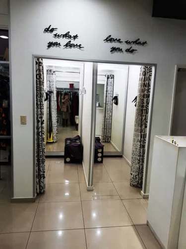 EXCELENTE Y AMPLIO LOCAL COMERCIAL MALL MIRAGE