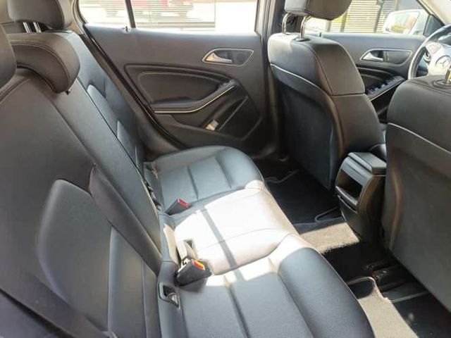 MERCEDES-BENZ GLA 200 2021