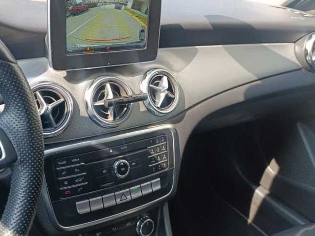 MERCEDES-BENZ GLA 200 2021