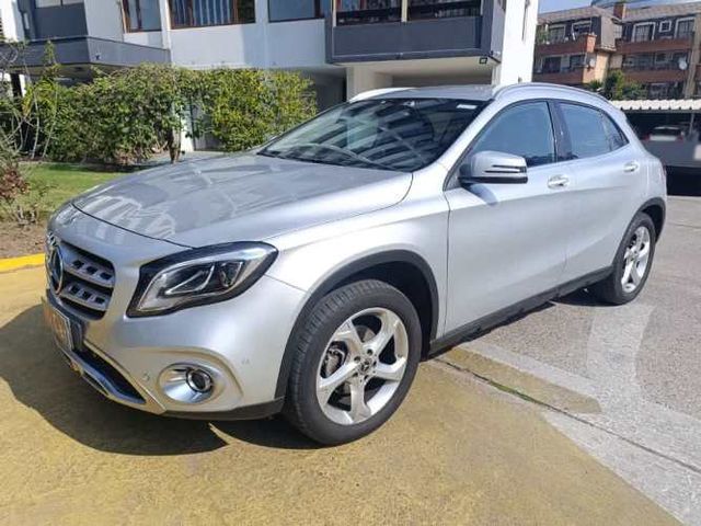 MERCEDES-BENZ GLA 200 2021
