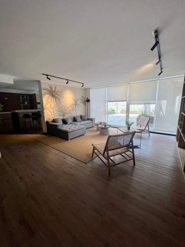 Curiñanca / Metro San Miguel