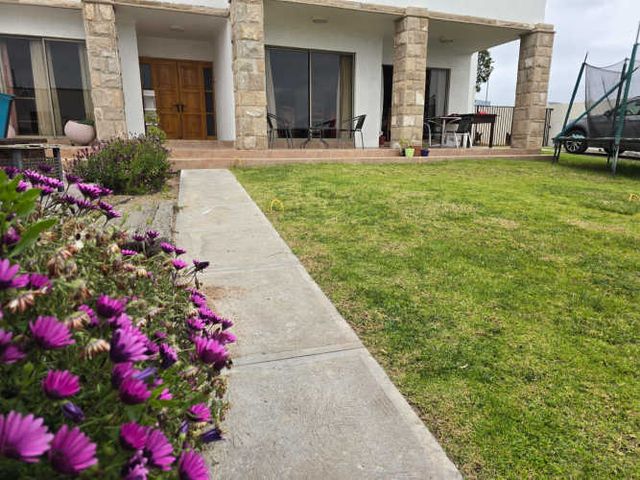 Espectacular Casa Con Piscina Temperada Y Cerco Eléctrico.