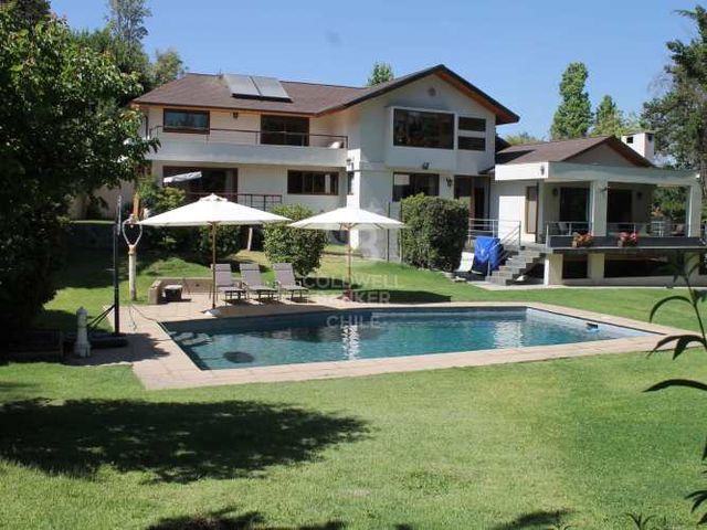 Amplia casa muy luminosa para familia numerosa