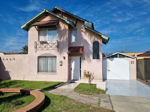 Casa en venta 3D 2B Av. El Sauce sector Brisa Mar, Coquimbo