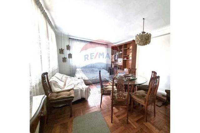 Acogedora casa con jardín y estacionamiento