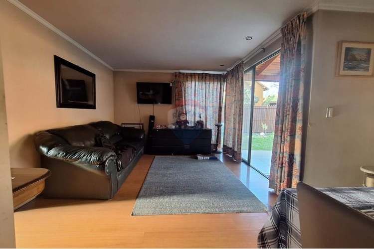 Se vende casa en exclusivo condominio el solar