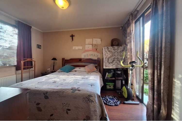 Se vende casa en exclusivo condominio el solar