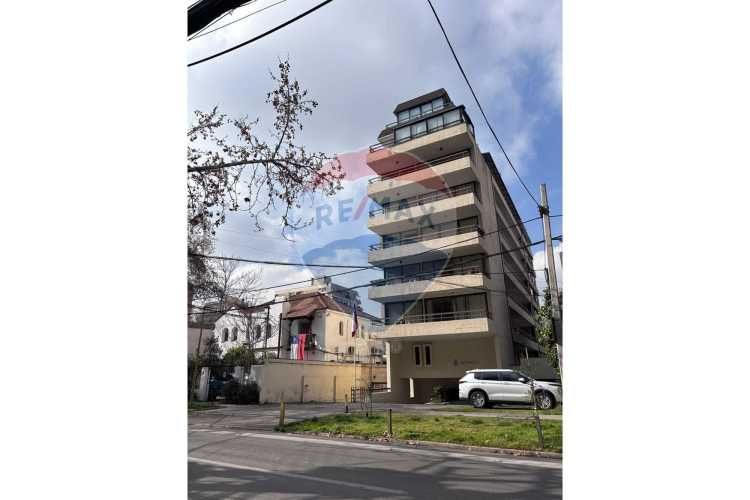 Completamente amoblado en el golf