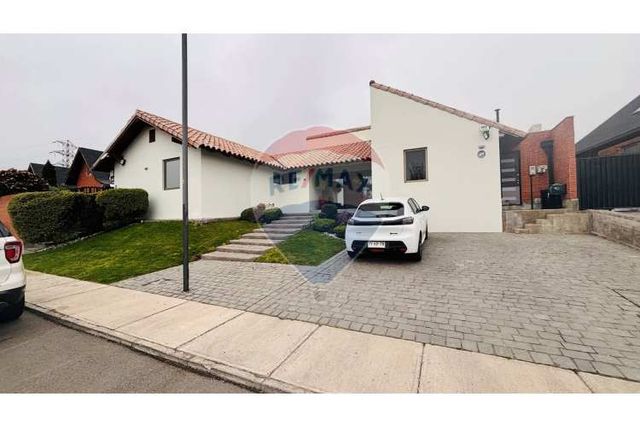 Espectacular casa, como nueva y en gran terreno