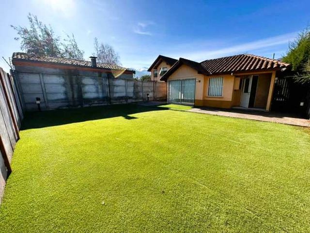 ARRIENDO EN AYRES DE CHICUREO 3D 2B COLINA