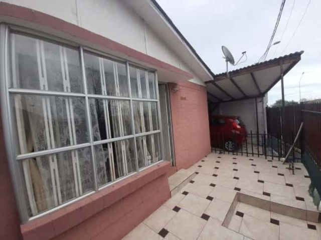 CÓMODA Y AMPLIA CASA