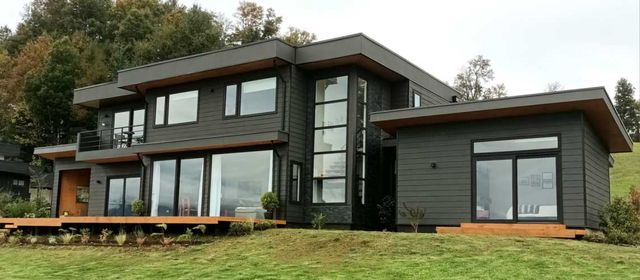 PARCELA CON CASA, VISTA PANORÁMICA AL LAGO, LOS RISCOS PUCÓN