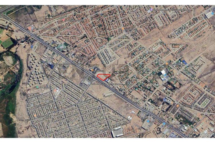 Vendo terreno con uso comercial en La Cantera