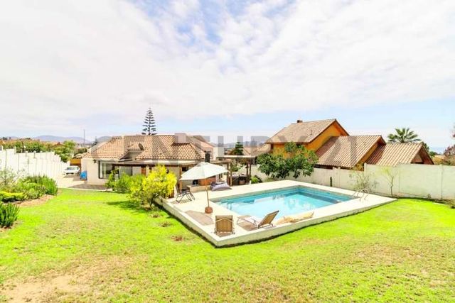 Se vende espectacular casa en Peñuelas.