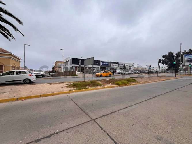 Se arrienda local comercial en  Av El Santo