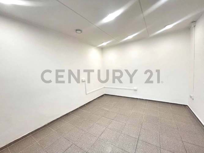 Se arrienda local comercial en  Av El Santo