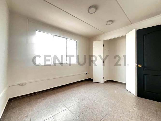 Se arrienda local comercial en  Av El Santo