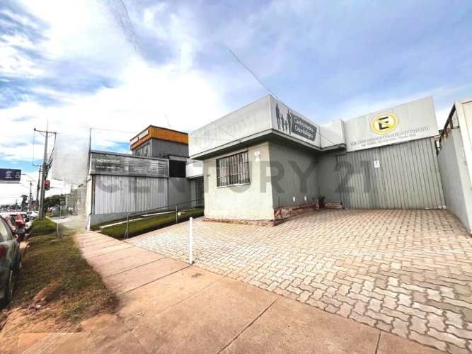 Se arrienda local comercial en  Av El Santo