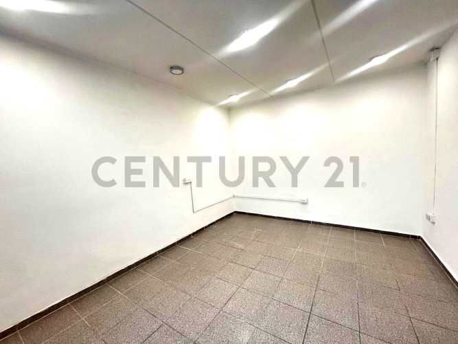 Se arrienda local comercial en  Av El Santo