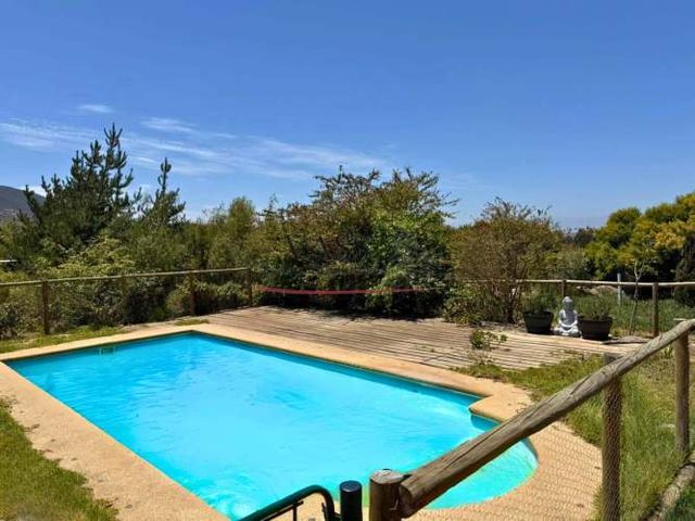 VASS vende parcela con casa de 4D 3B en sector Altos del Mauco, Concón