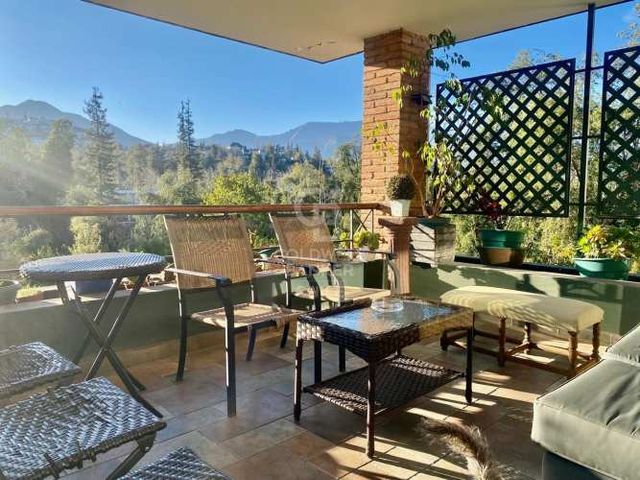 Departamento Moderno con Vista Panorámica y Piscina