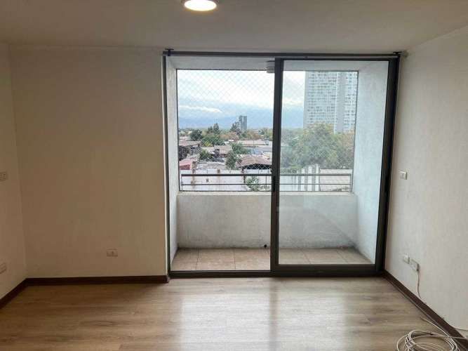 EXCELENTES CONDICIONES A PASOS METRO ECUADOR (117740)