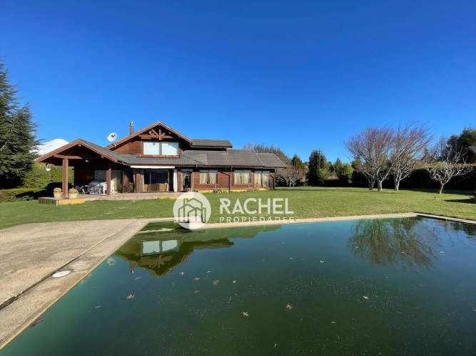 Venta Hermosa casa en Condominio con vistas al Lago y Volcán Villarrica