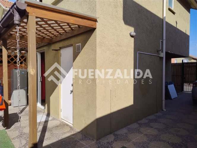 CASA La Capitanía / Camino Padre Hurtado / Los Granaderos