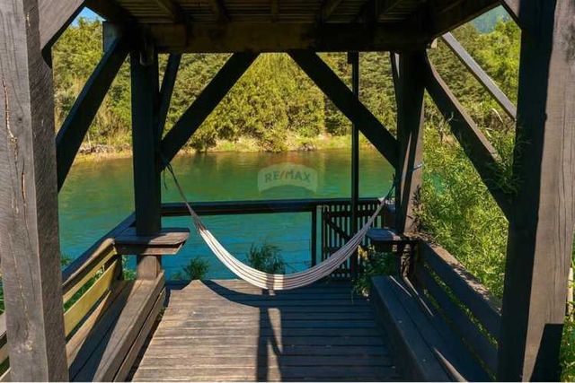 Venta casa orilla rio liucura-pucon