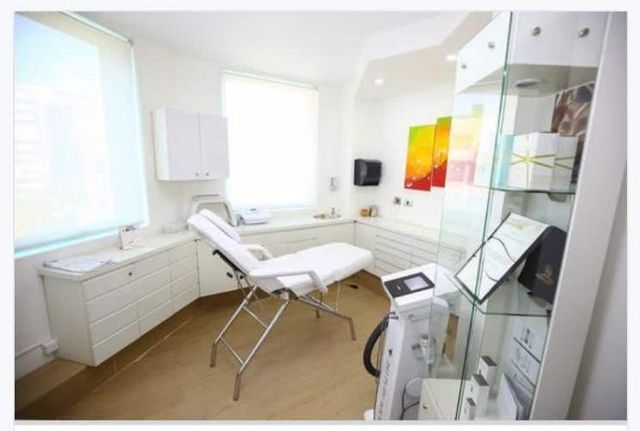 Oficina CERCANA A ESTACIONES METRO P. DE VALDIVIA Y LOS LEONES