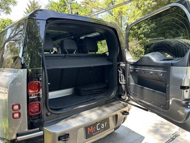 LAND ROVER DEFENDER 2024