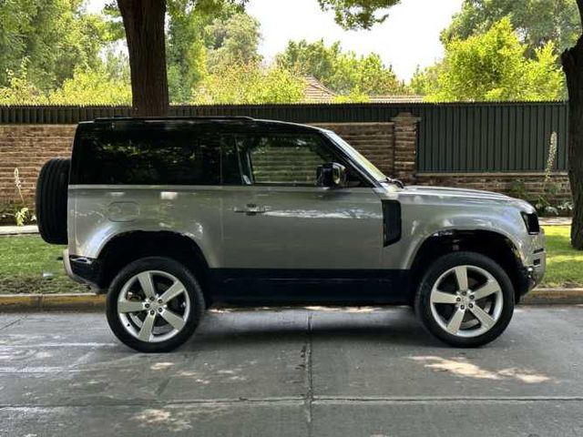 LAND ROVER DEFENDER 2024